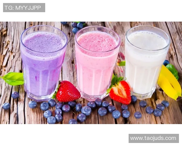 足球明星代言可乐引领潮流饮品新风尚，激情与清爽完美结合